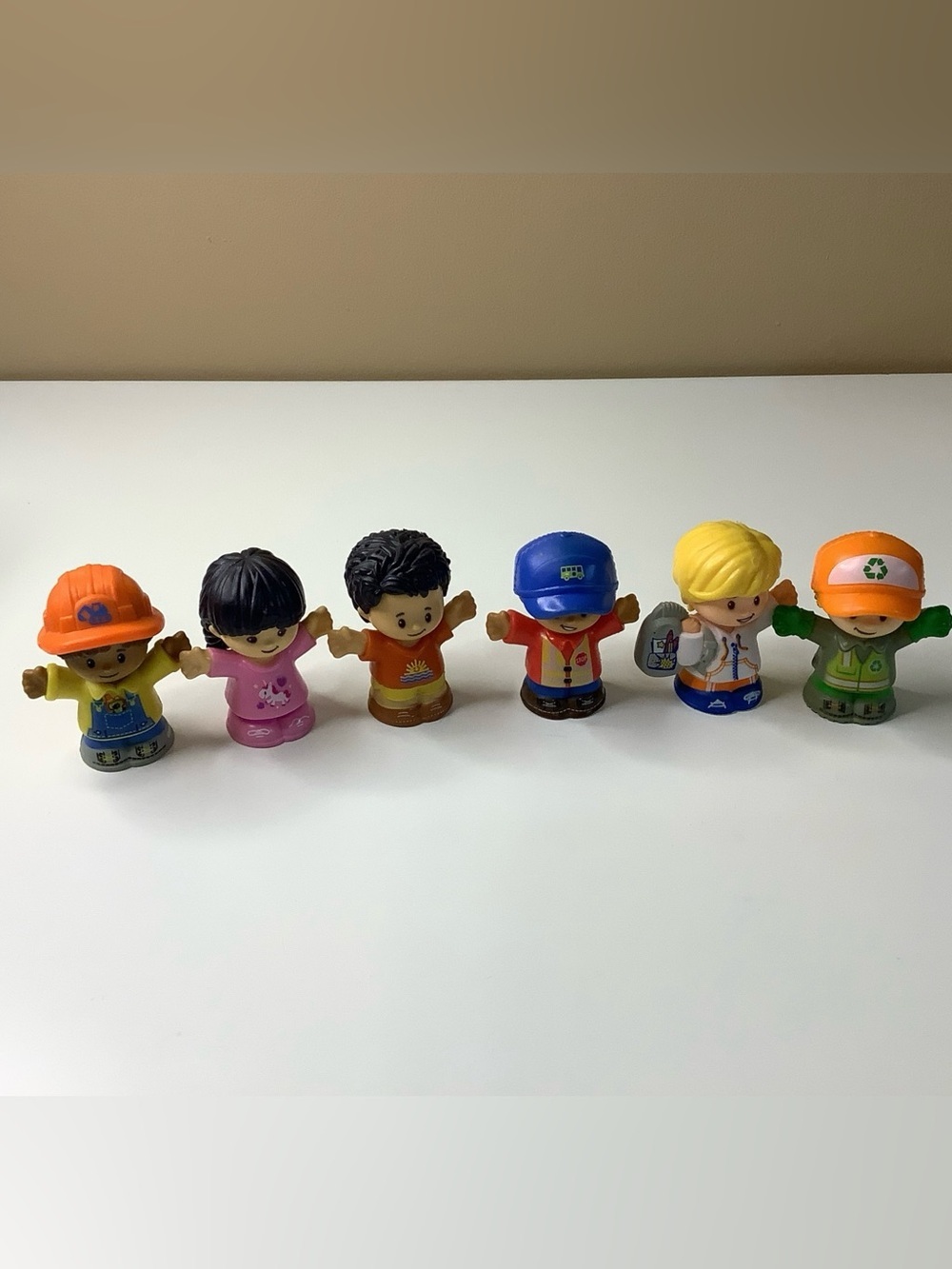 Fisher Price Little People Lot of 6 (5 Boys & 1 Girl) Used